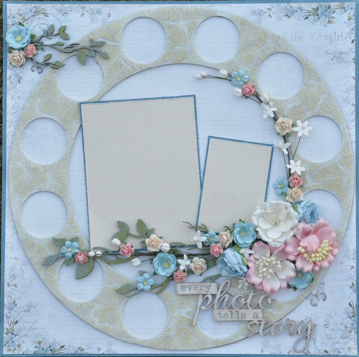 Circle Photo Frame 12" image 1